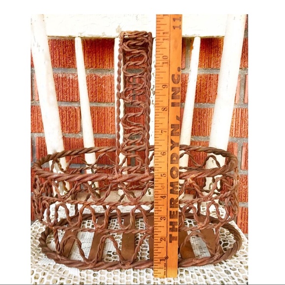 Vintage Twisted Metal Basket - Picture 5 of 7